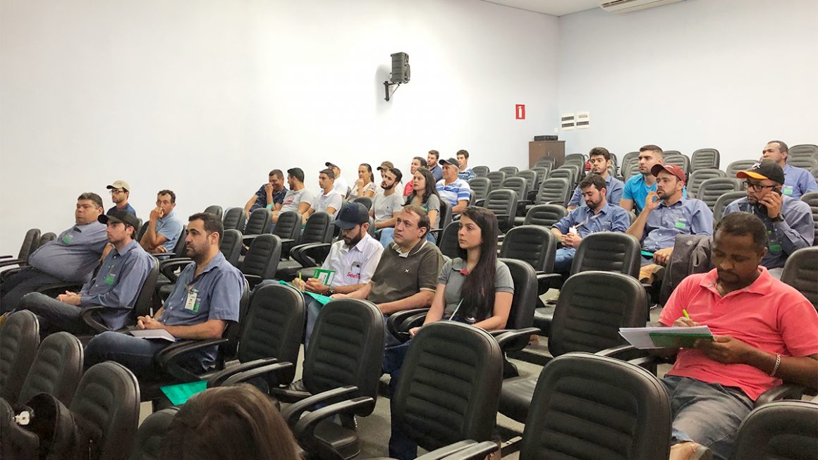 Acero realiza treinamento inovador para clientes.
